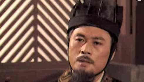 羋月是秦始皇的什么人？