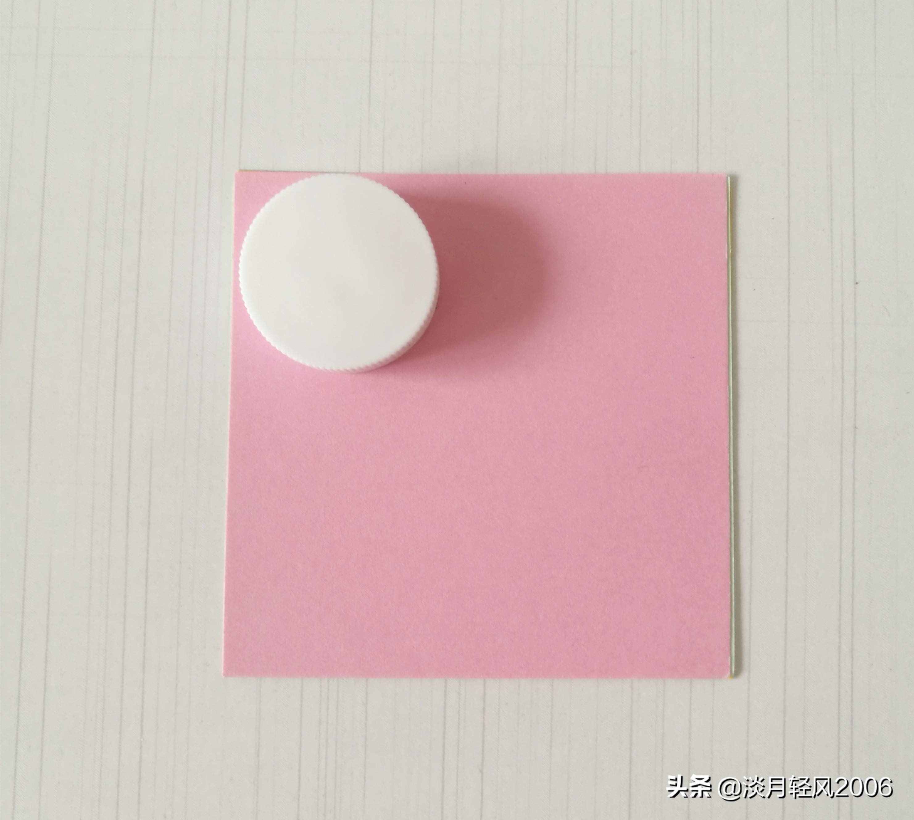 簡單易學(xué)的母親節(jié)賀卡來了，8個圓形加一個紙條變身漂亮賀卡