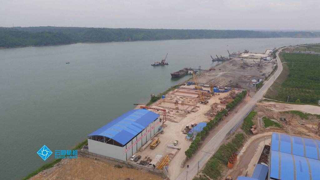 宜昌白洋長江大橋建設(shè)中，快來看看大橋?qū)硎鞘裁礃幼?