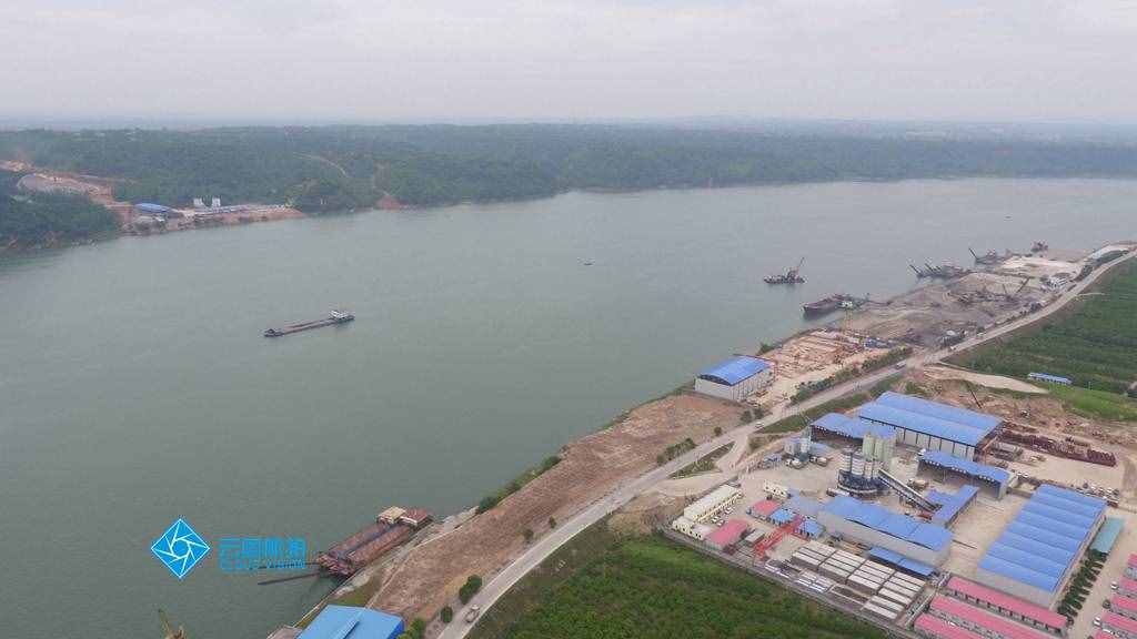 宜昌白洋長江大橋建設(shè)中，快來看看大橋?qū)硎鞘裁礃幼?