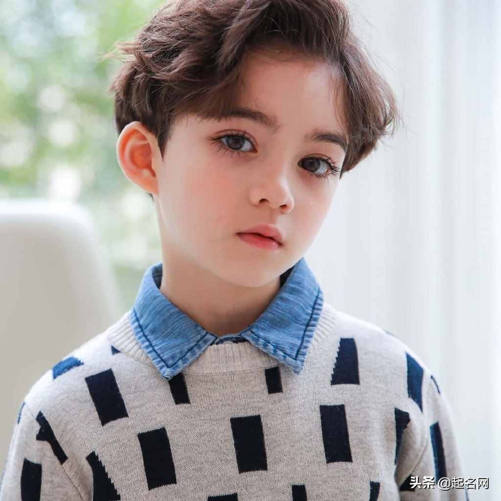 帥氣中又帶著一抹溫柔的男孩名，顯得活潑可愛