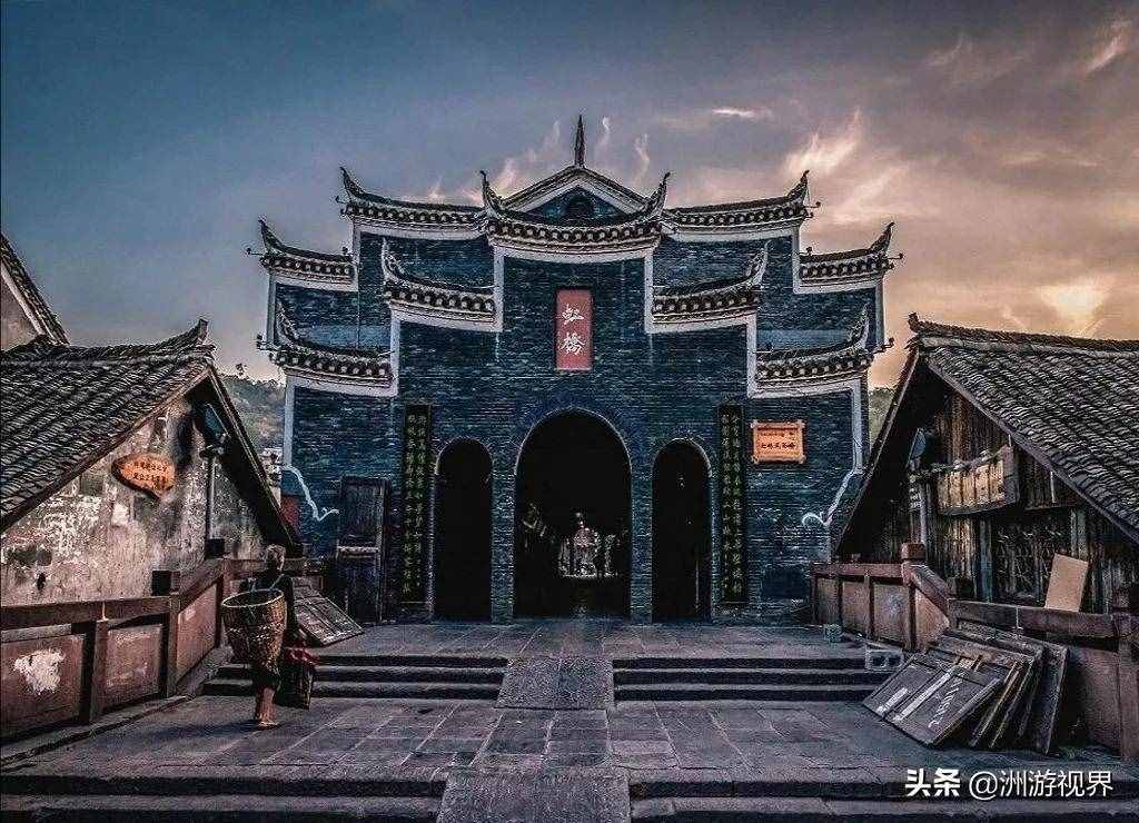 鳳凰古城精華游路線推薦，縱覽9大必打卡景點(diǎn)，探秘特色民俗文化