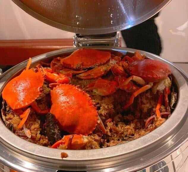 林志玲婚宴場地布置簡單浪漫，菜品色澤亮麗，還為賓客提供刨冰
