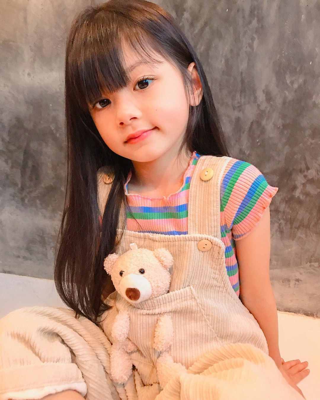 泰國軟萌小蘿莉可愛到爆炸！天使神顏，弟弟顏值也超高