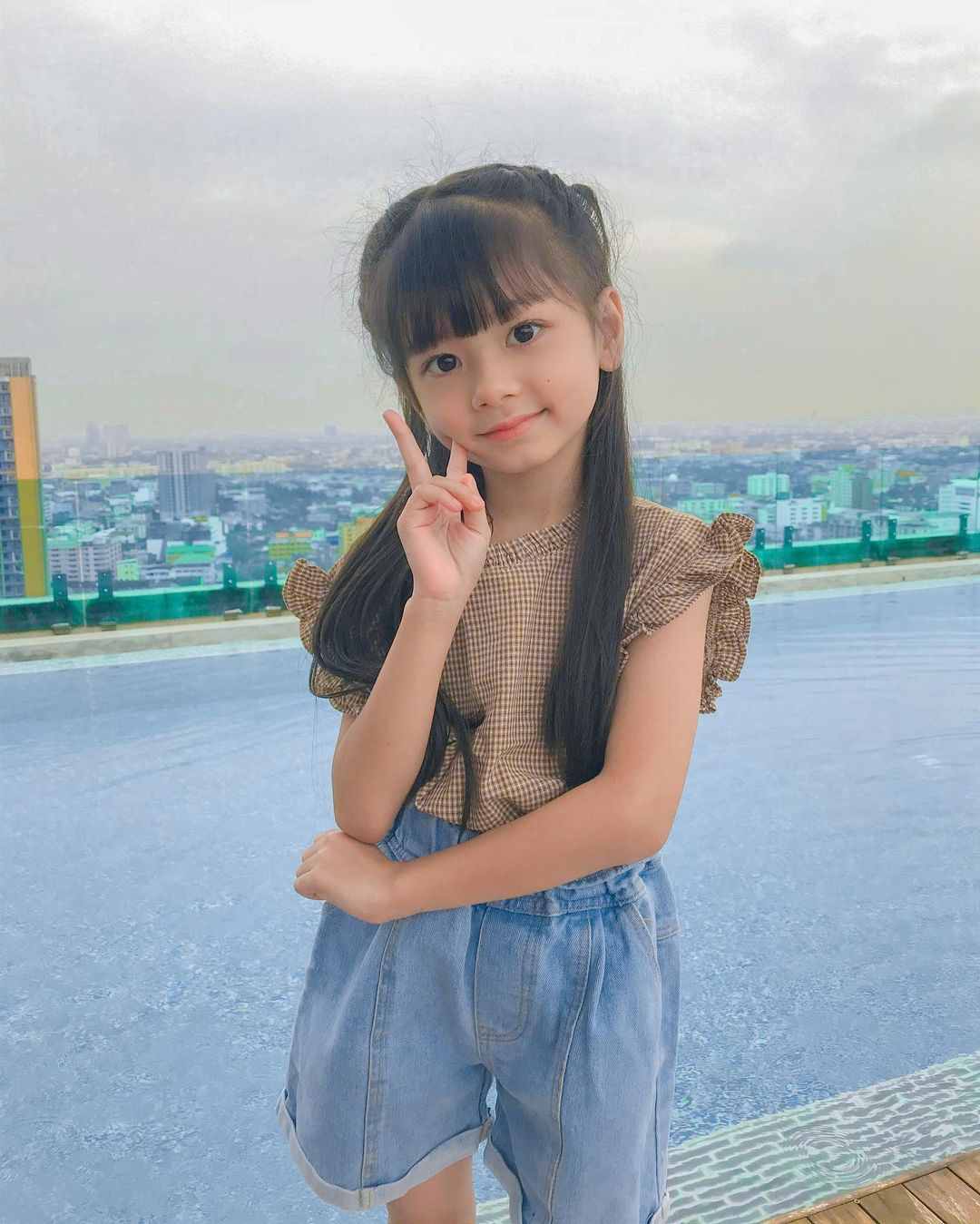 泰國軟萌小蘿莉可愛到爆炸！天使神顏，弟弟顏值也超高