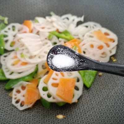你清炒藕片的正宗做法，簡(jiǎn)單幾步，越吃越上癮