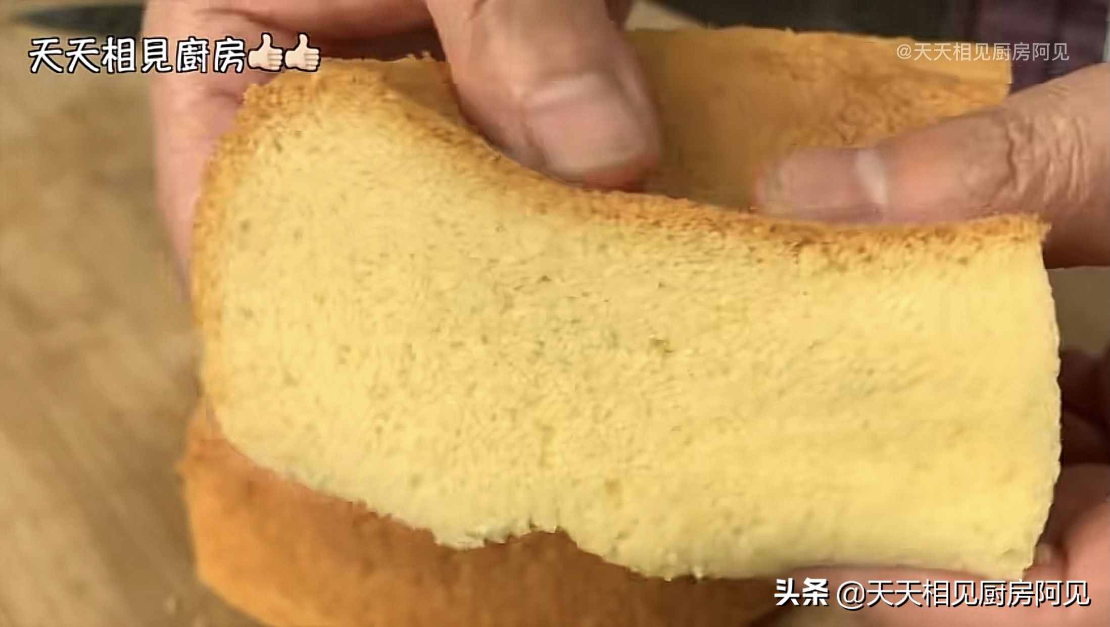 家里有電飯煲和雞蛋就能做蛋糕，第一次做就能成功，蓬松暄軟