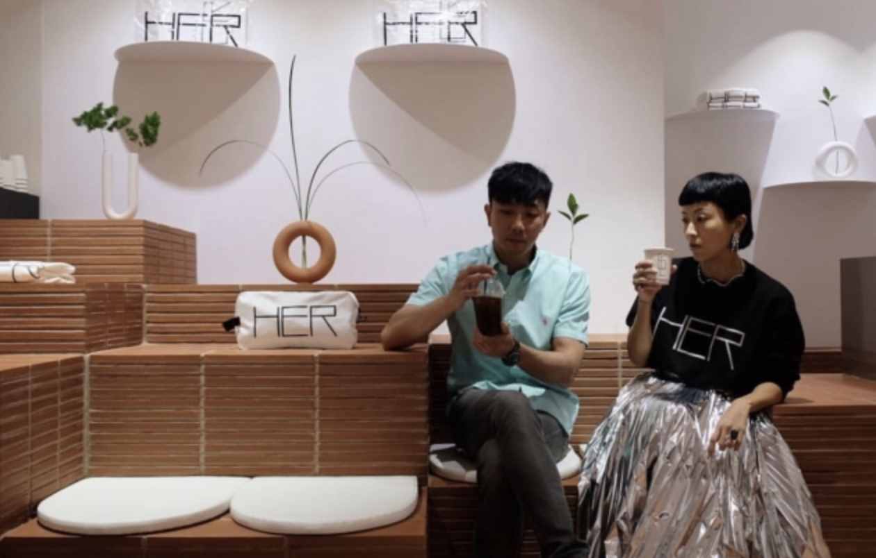 徐濠縈時隔半年全新潮店再開張兼賣咖啡，親力親為招呼客人極賣力