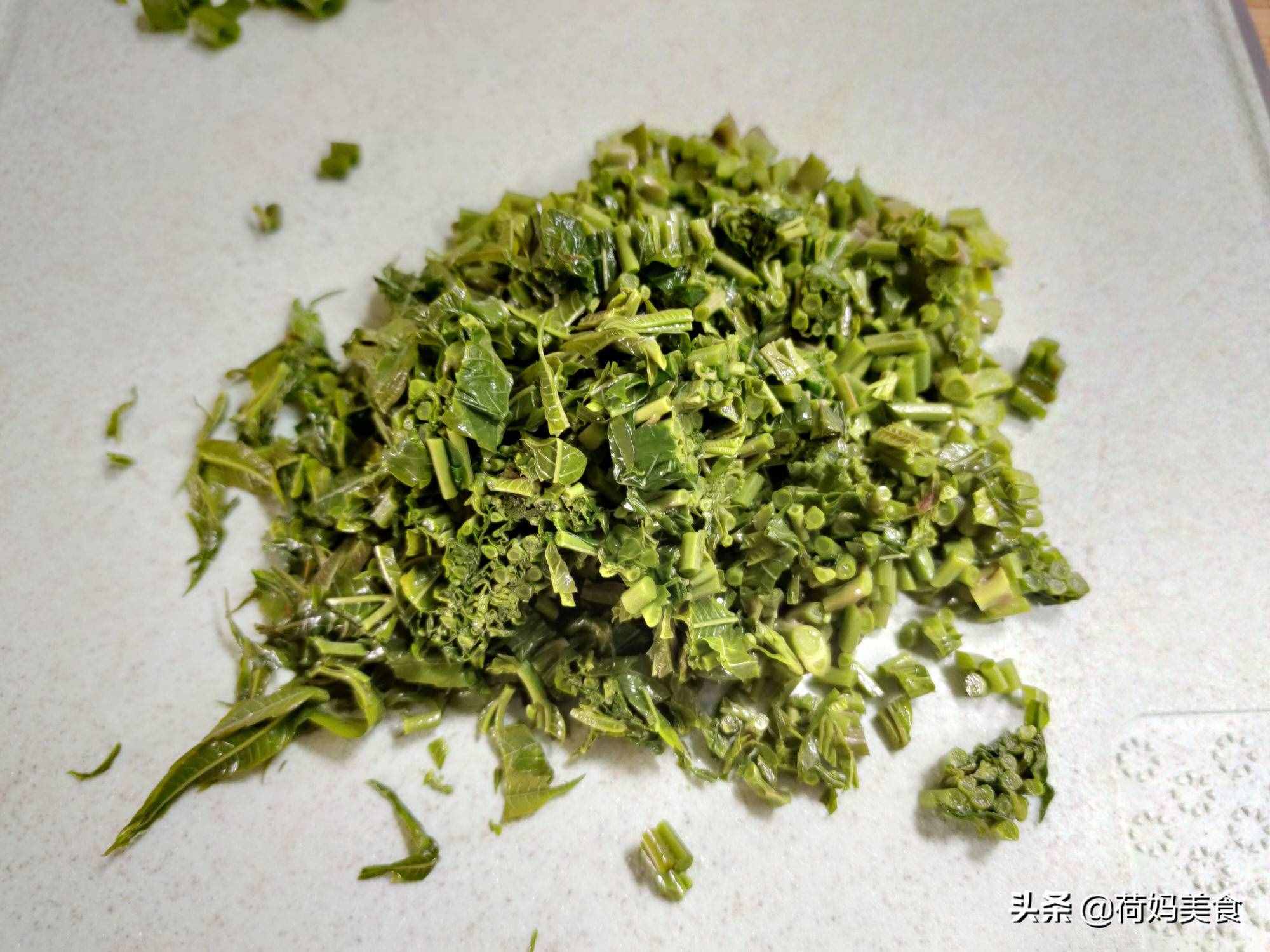 春天第一拌：香椿芽拌豆腐，簡單三步，軟嫩清香，爽口又下飯