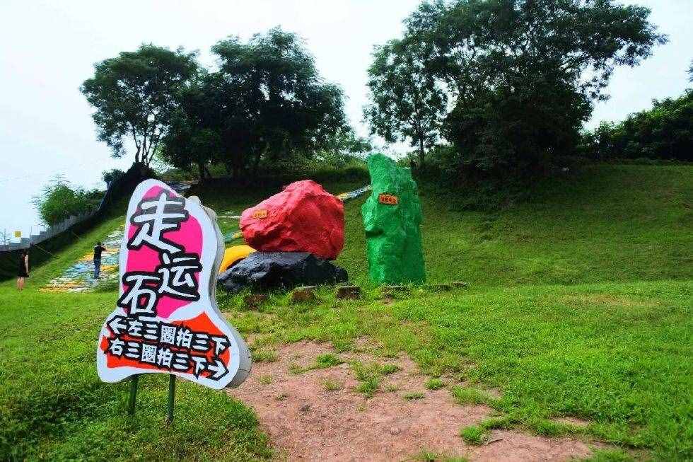 這里是陪伴了重慶人12年的洋人街，在這里留下了多少人的美好時光