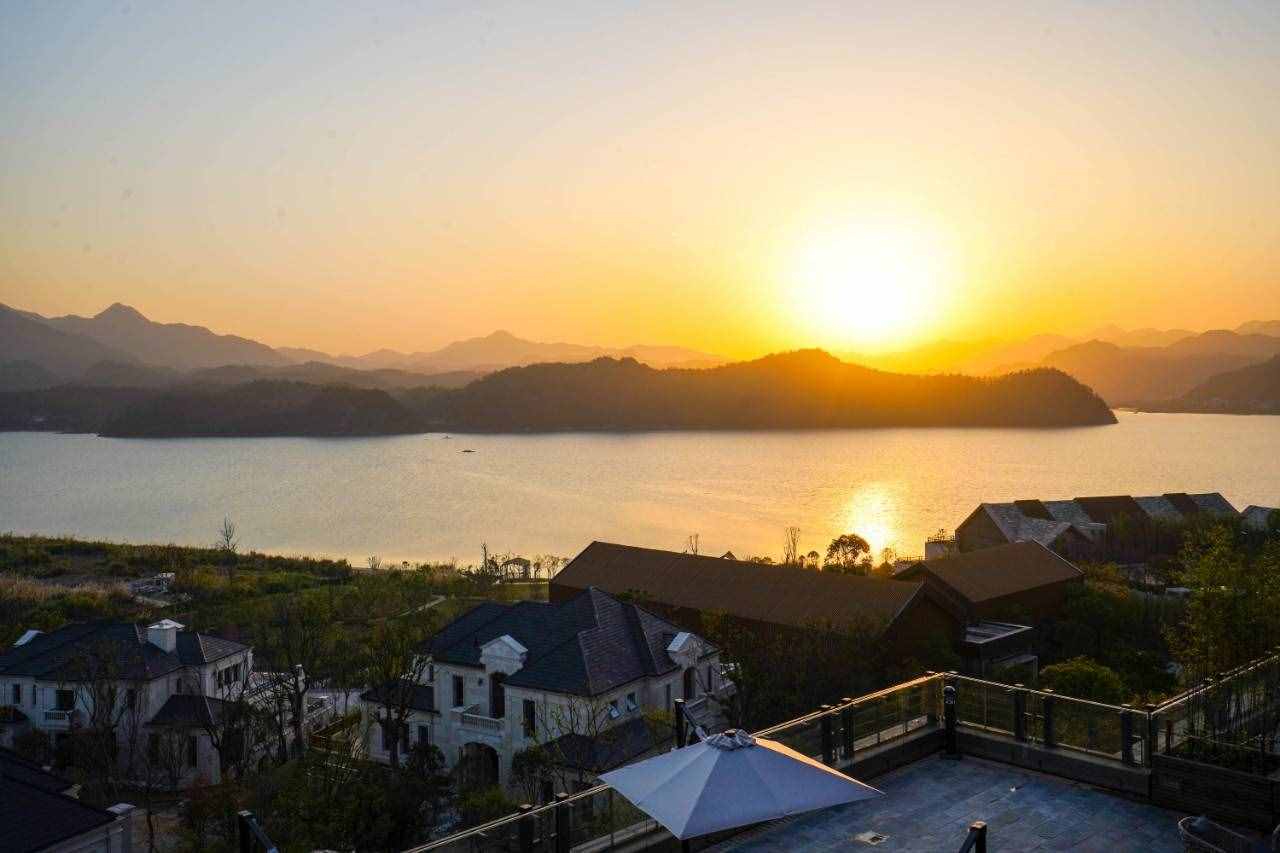 杭州后花園新開一家神仙酒店，藏在醉美山水秘境里，寧?kù)o而避世