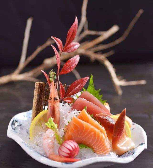 為什么日本人把魚片叫作刺身？看看刺身的來由