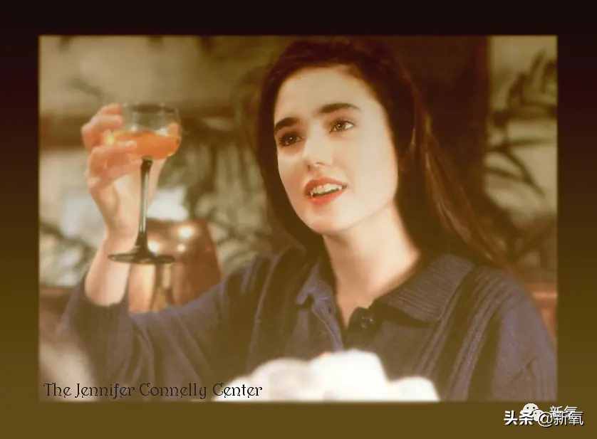 被稱為好萊塢的“清純玉女”，大氣又溫婉的氣質(zhì)好獨(dú)特