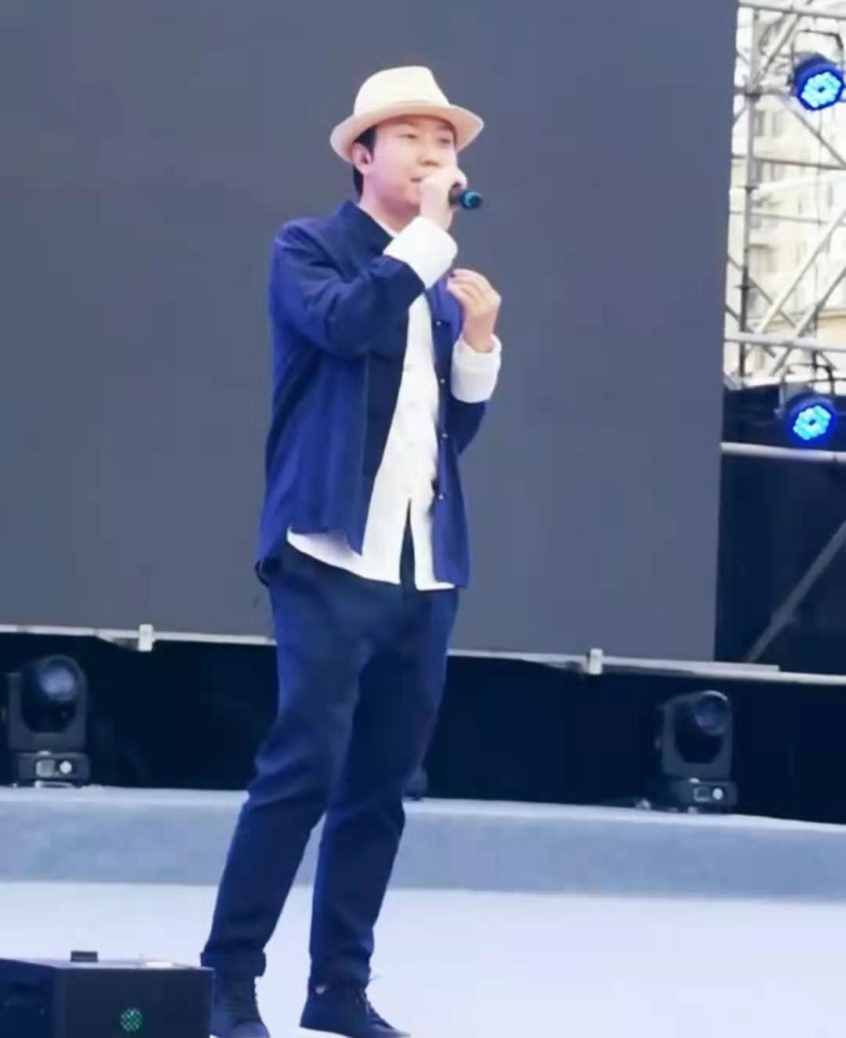 李玉剛近照發(fā)福臉腫成包子？自曝惹怒梅蘭芳兒子，今四處商演撈金