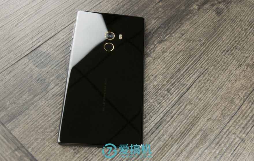 可以觸碰的概念 小米MIX詳細評測