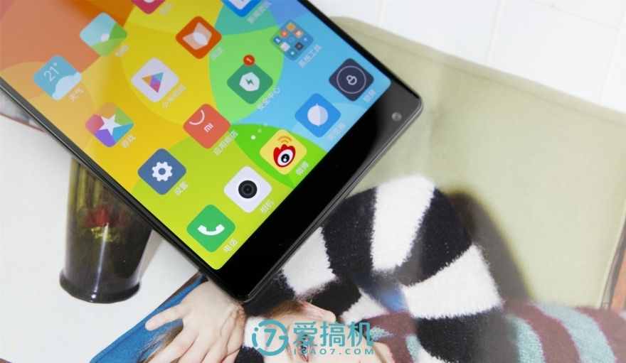 可以觸碰的概念 小米MIX詳細評測