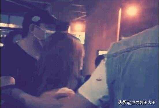代拍：一個(gè)讓明星敢怒不敢言的行業(yè)，應(yīng)該被禁止嗎？