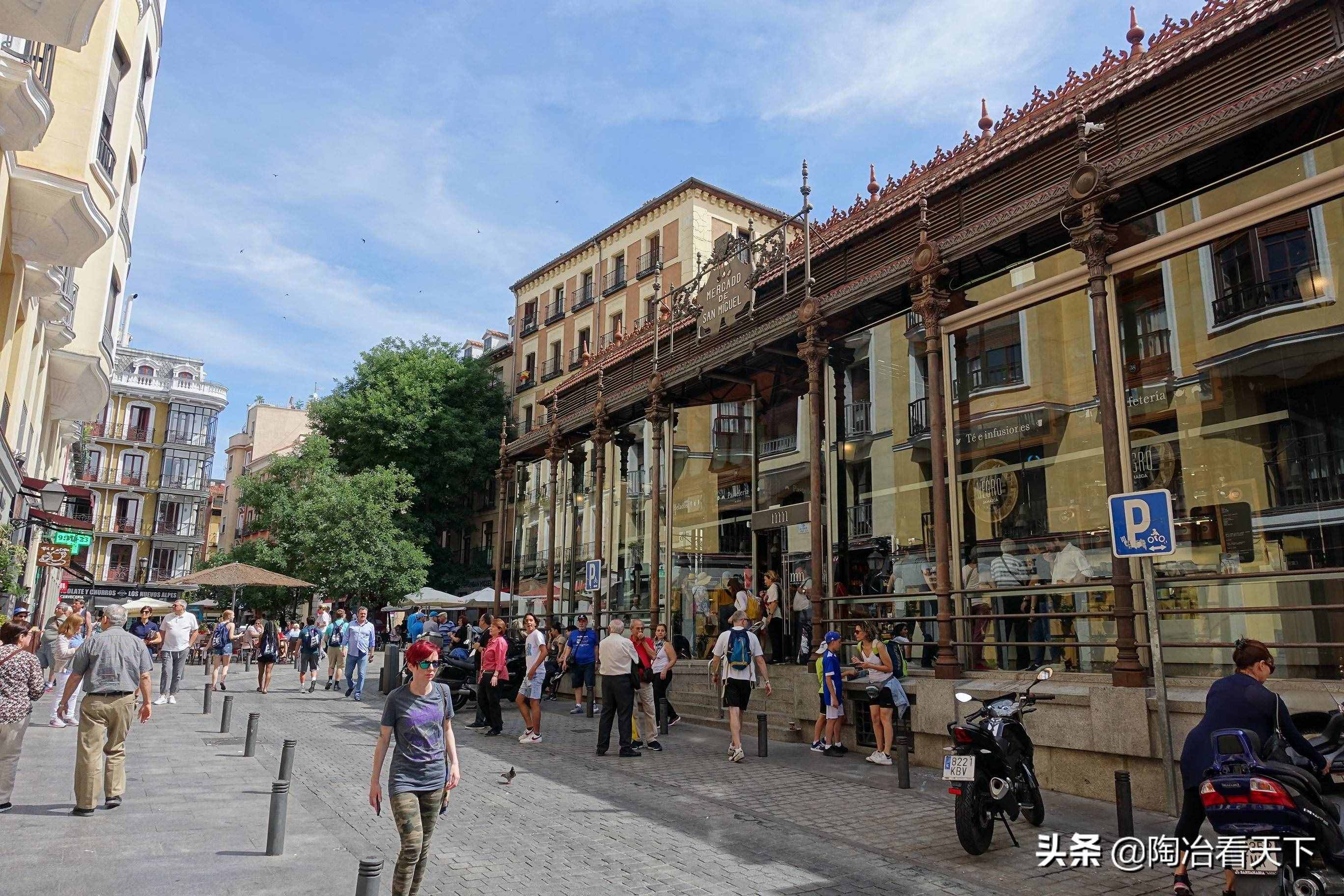 西班牙首都馬德里陽光燦爛，風(fēng)景宜人，最適合漫步游覽