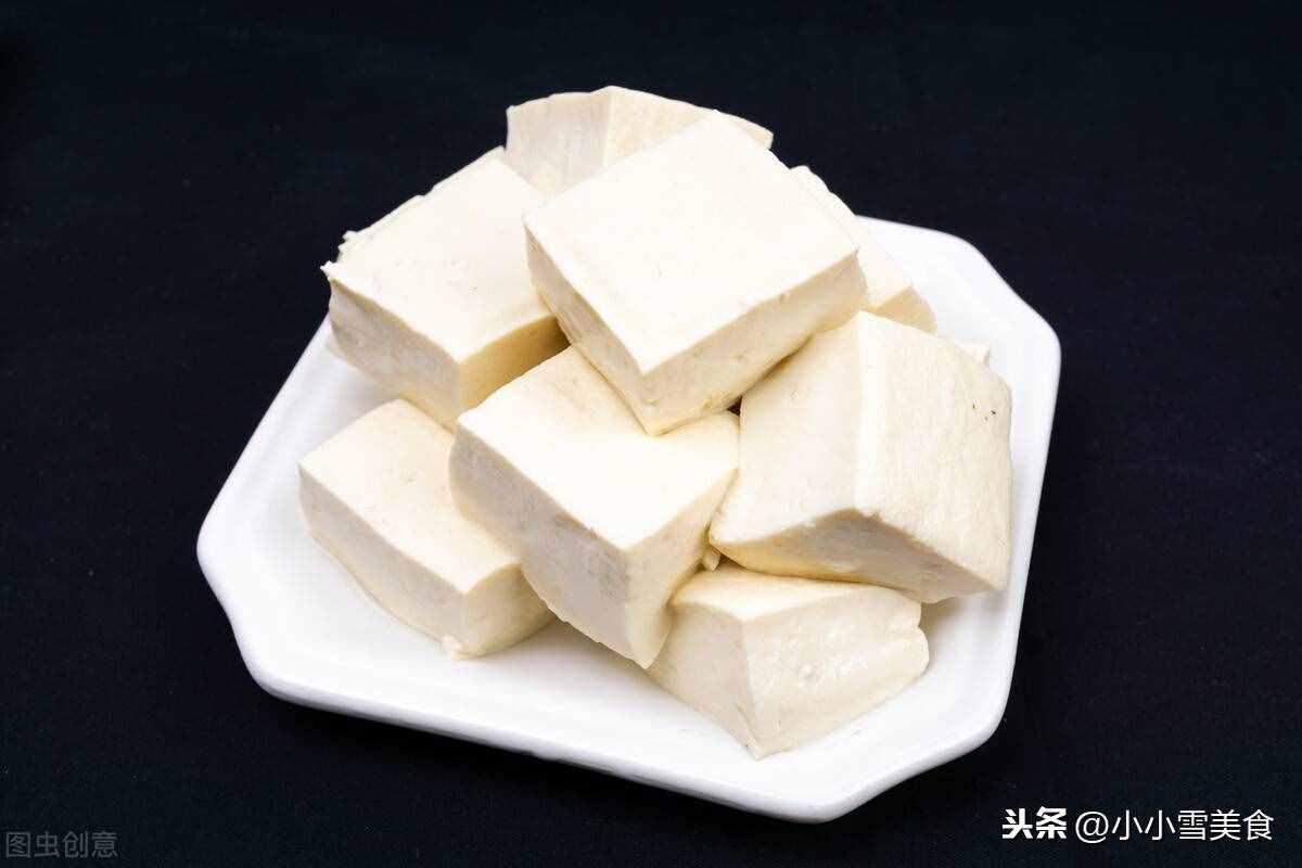 教你秘制豆腐乳的做法，配方簡(jiǎn)單發(fā)酵快，放2年都不壞，太好吃了