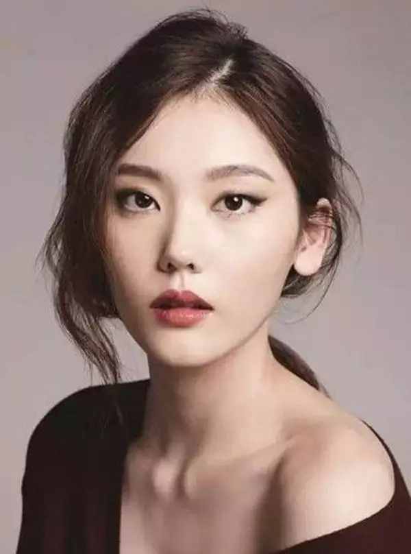 單眼皮女生怎么化妝好看？單眼皮應(yīng)該避免的眼妝畫(huà)法