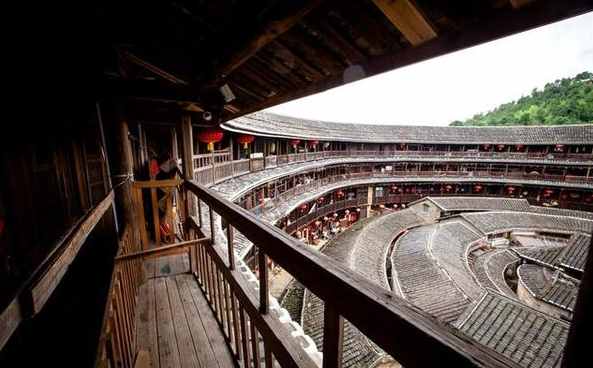 中國各地傳統(tǒng)民居的特色，從四合院窯洞到土樓圍屋