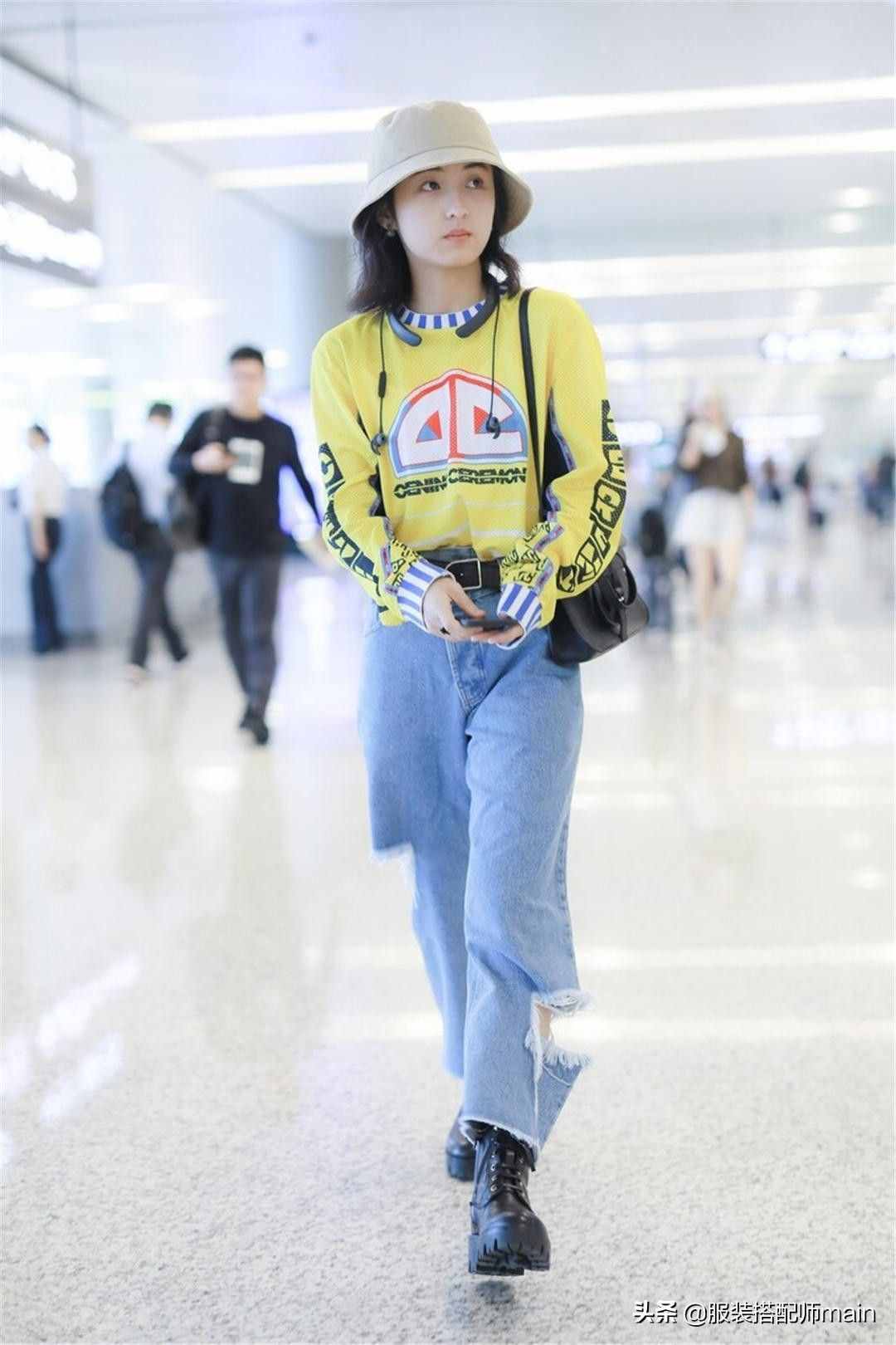 溜肩女孩不要慌，學(xué)會(huì)這4個(gè)穿衣技巧，氣質(zhì)拿捏得死死的
