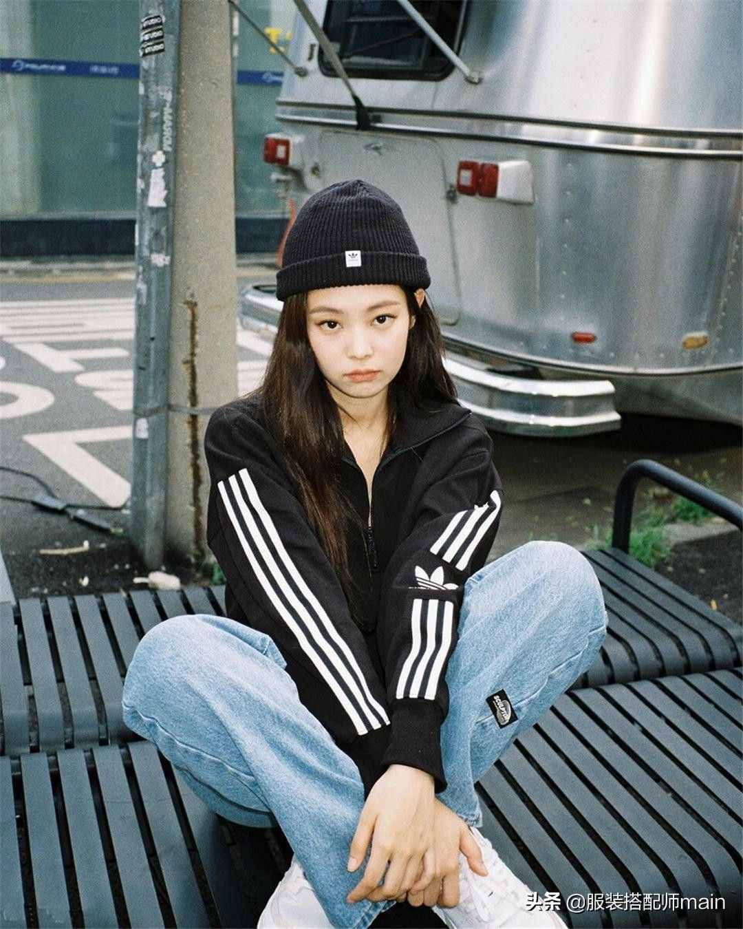 溜肩女孩不要慌，學(xué)會(huì)這4個(gè)穿衣技巧，氣質(zhì)拿捏得死死的