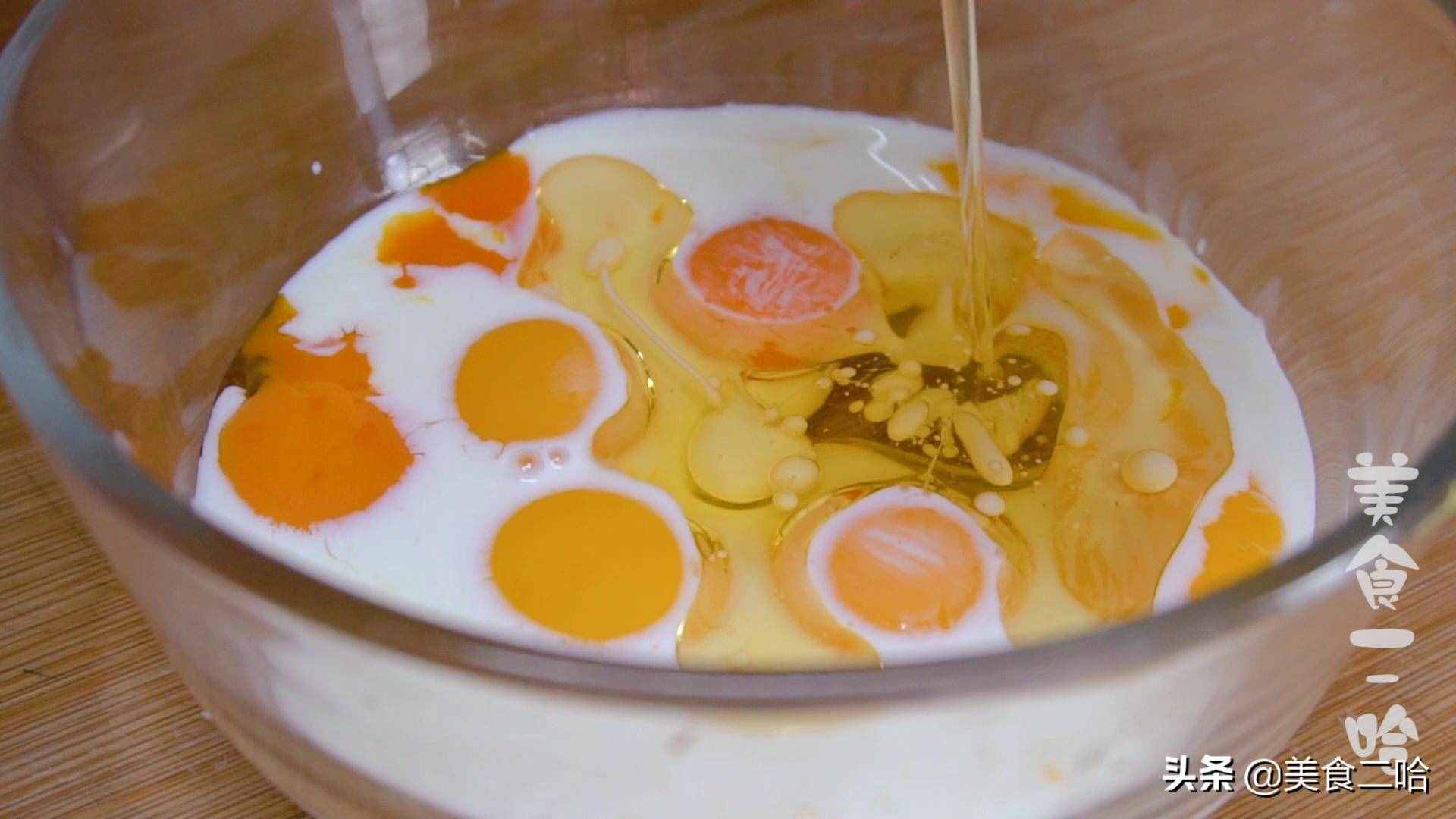電飯煲蛋糕詳細(xì)教程，不塌陷不回縮，入口即化，真是太好吃啦