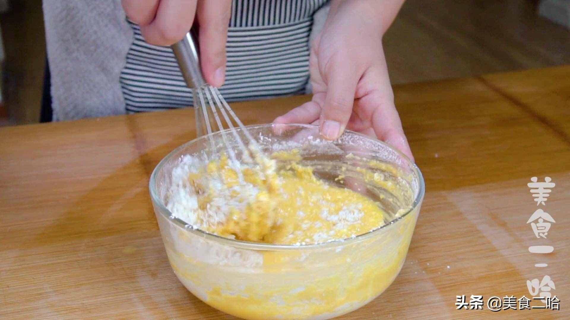 電飯煲蛋糕詳細(xì)教程，不塌陷不回縮，入口即化，真是太好吃啦