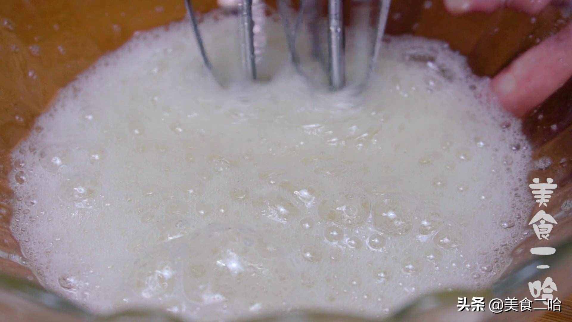 電飯煲蛋糕詳細(xì)教程，不塌陷不回縮，入口即化，真是太好吃啦