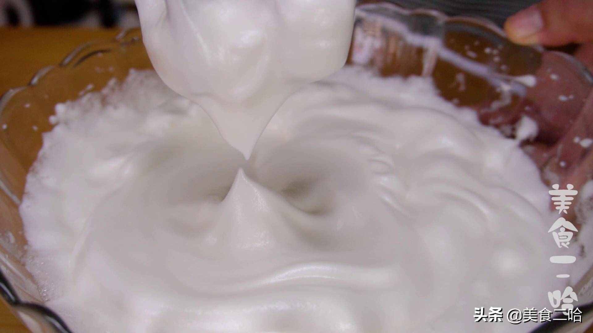 電飯煲蛋糕詳細(xì)教程，不塌陷不回縮，入口即化，真是太好吃啦