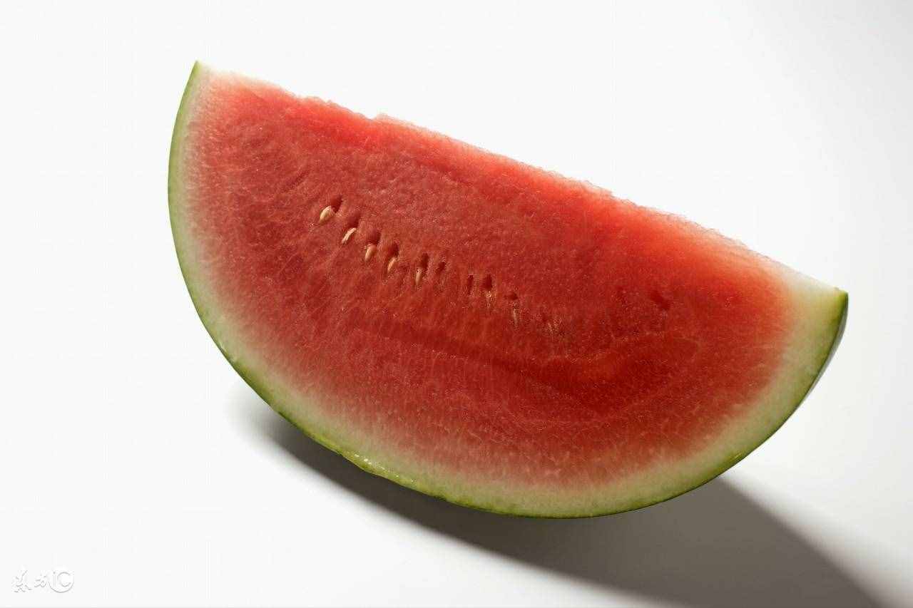 女生來例假到底不能吃什么？醫(yī)生告誡：7種食物盡量別吃