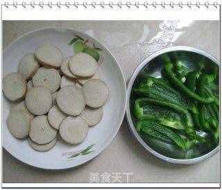 青椒炒素雞的做法步驟:2