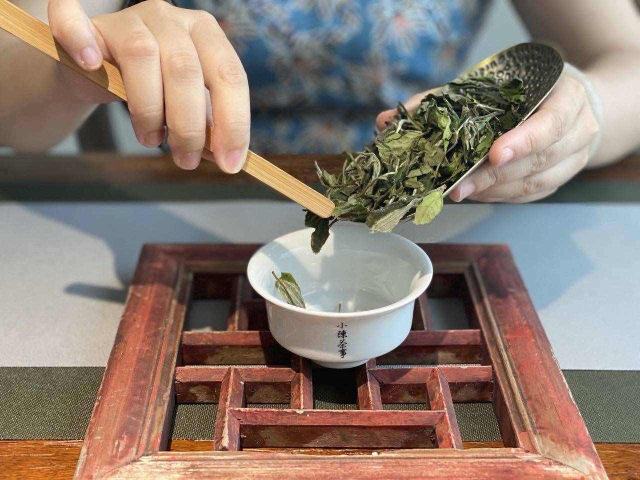 喝茶都說冬紅夏綠，六大茶類里，哪種茶適合夏天喝？