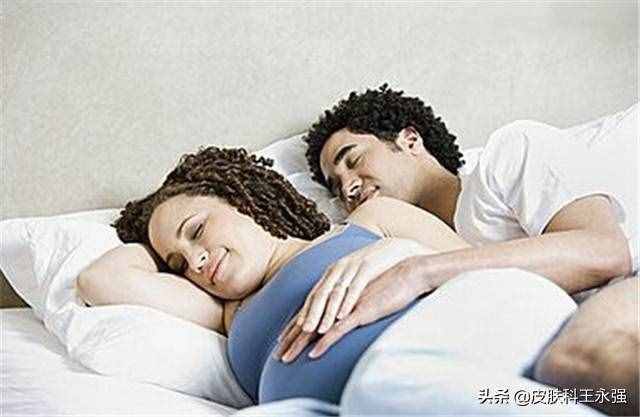 艾滋病患者，前期會(huì)有哪些表現(xiàn)？怎樣正確的預(yù)防，醫(yī)生一步步教你