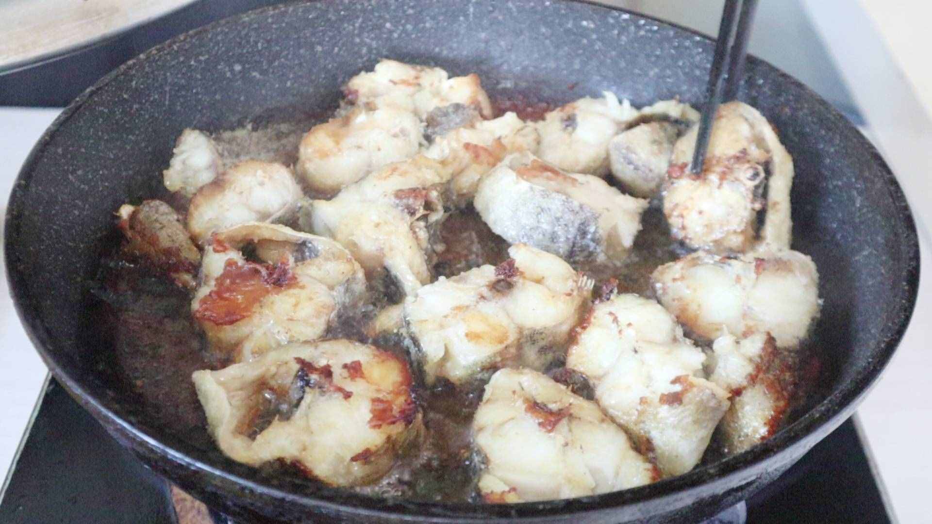 教你“鱈魚燉豆腐”家常做法，肉鮮嫩味不腥，比飯店做的還好吃