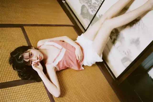 夏日寫真服飾大解析！這 11 件拍照必備單品你都有了嗎？