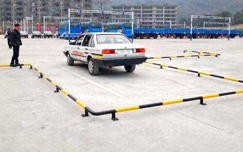 科目二考試有技巧，不用每天去練車，學(xué)會這幾點，穩(wěn)過