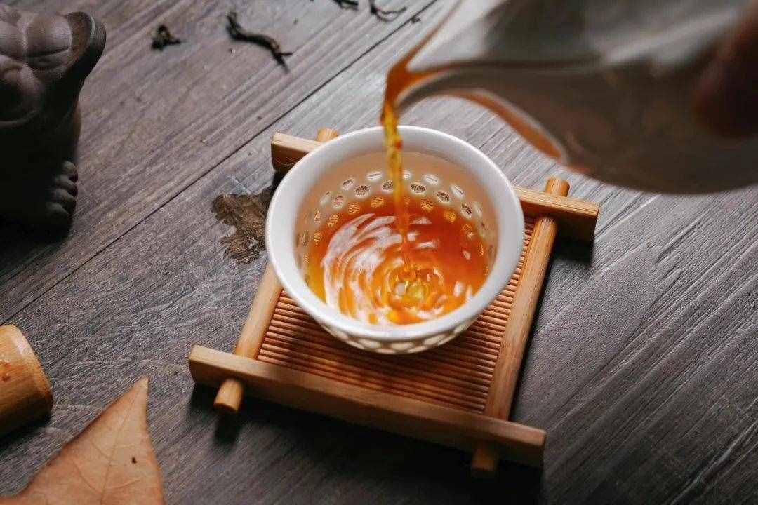 常見烏龍茶怎么喝？巖茶、鐵觀音品飲小技巧