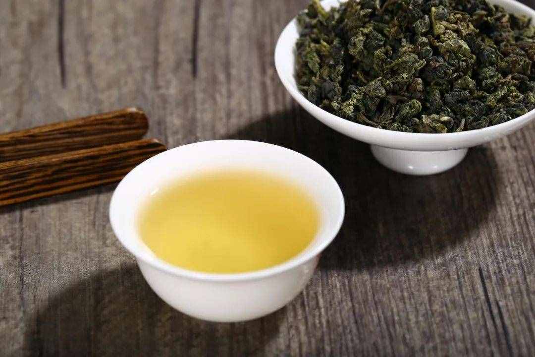 常見烏龍茶怎么喝？巖茶、鐵觀音品飲小技巧