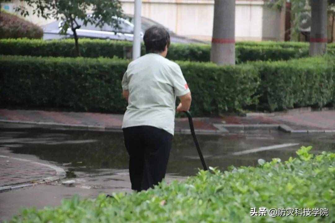 @新同學：迎新當天，ta的身影最特別