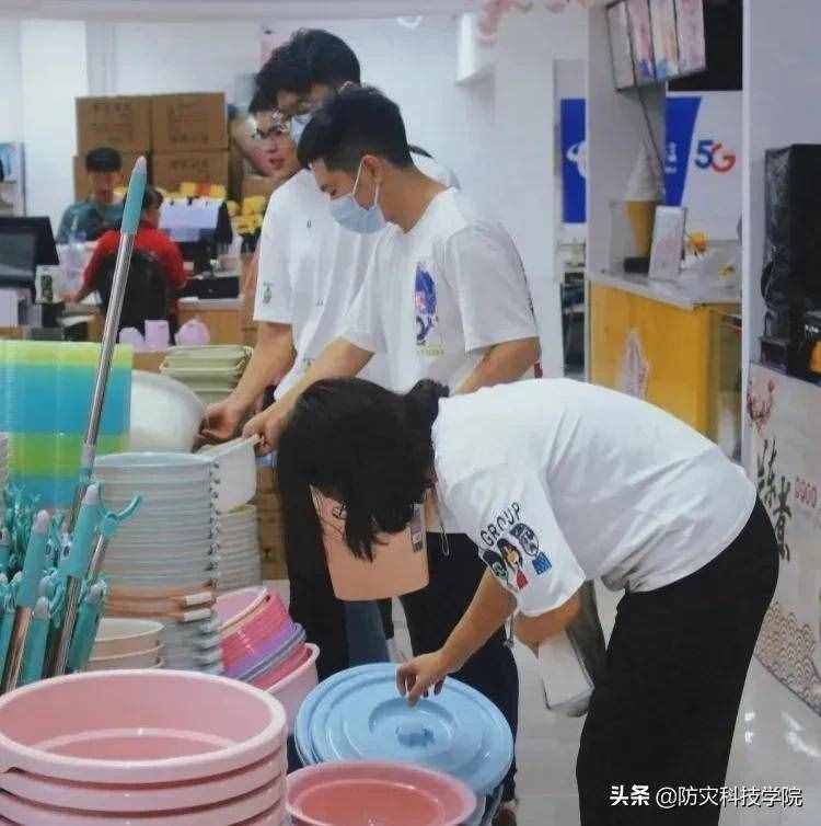 @新同學：迎新當天，ta的身影最特別