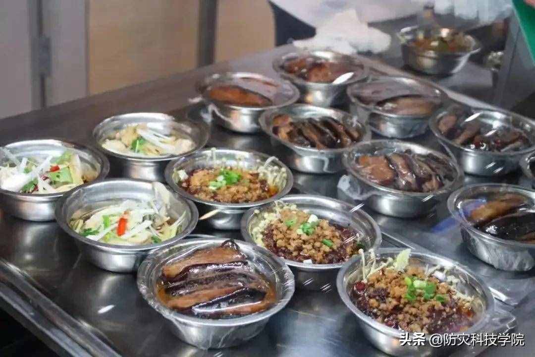 @新同學：迎新當天，ta的身影最特別