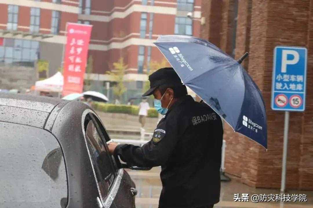 @新同學：迎新當天，ta的身影最特別