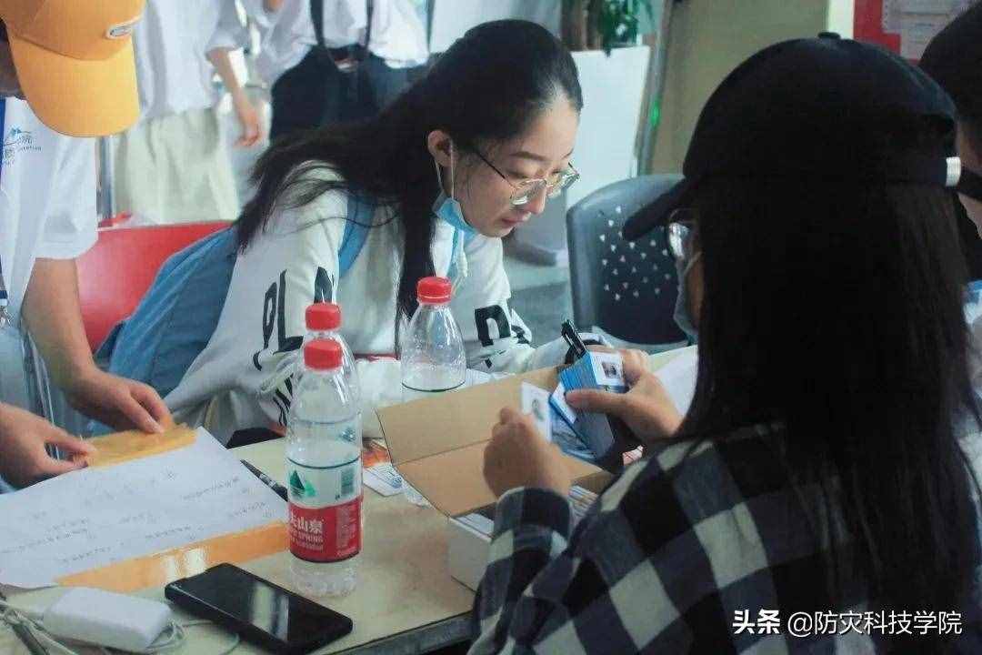 @新同學：迎新當天，ta的身影最特別