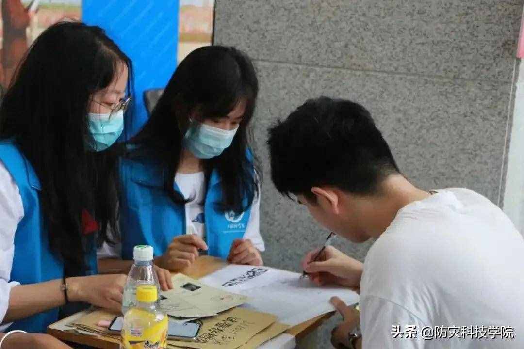 @新同學：迎新當天，ta的身影最特別