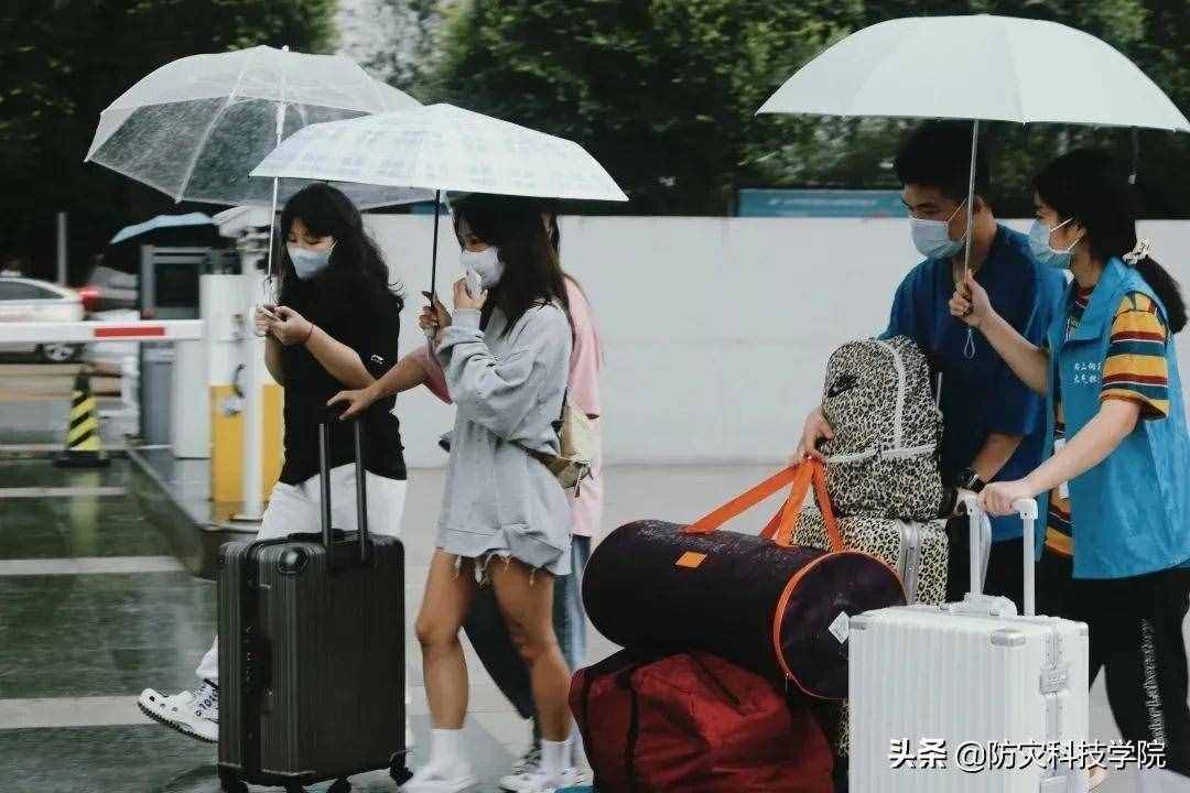 @新同學：迎新當天，ta的身影最特別