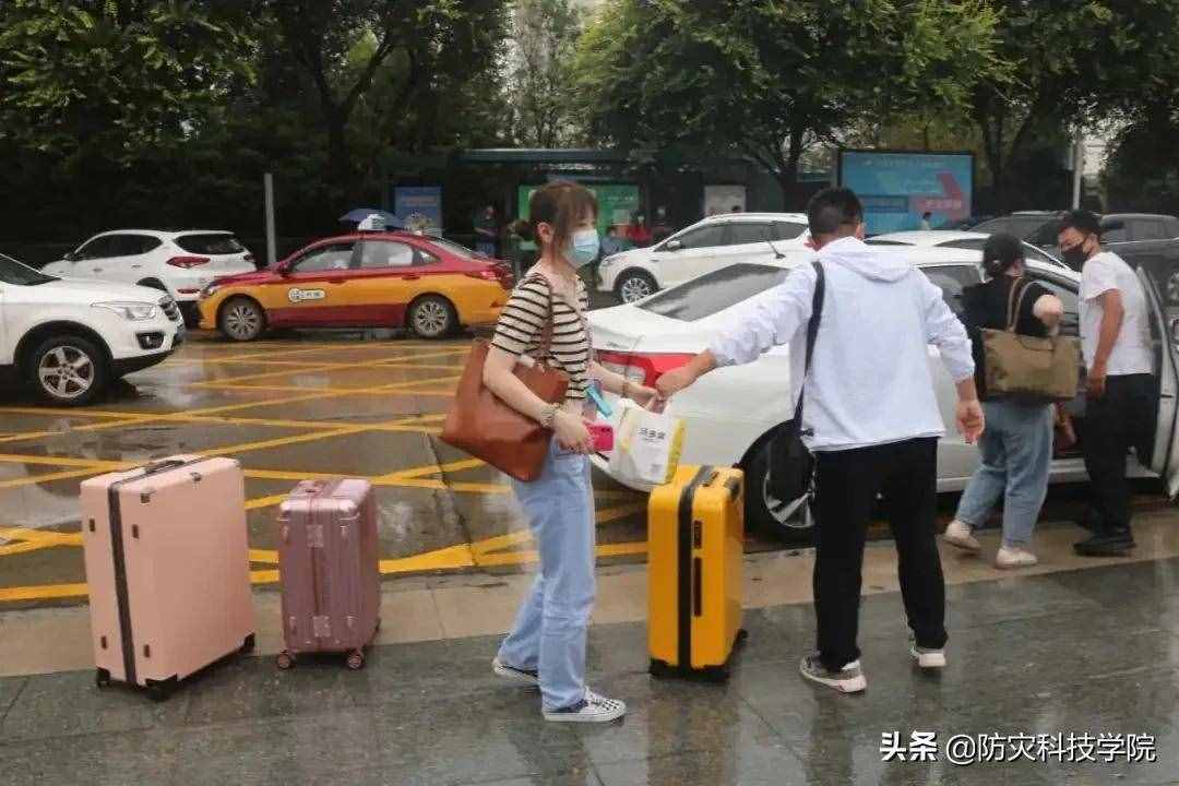 @新同學：迎新當天，ta的身影最特別