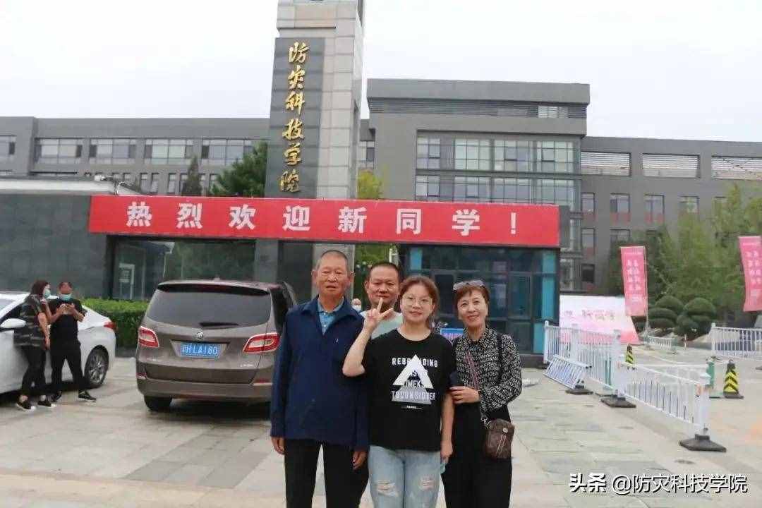 @新同學：迎新當天，ta的身影最特別