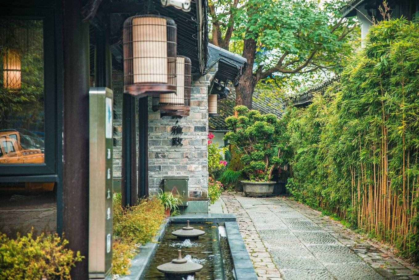 杭州西湖并不是環(huán)湖一圈就完事，推薦住這三家酒店慢慢體會(huì)